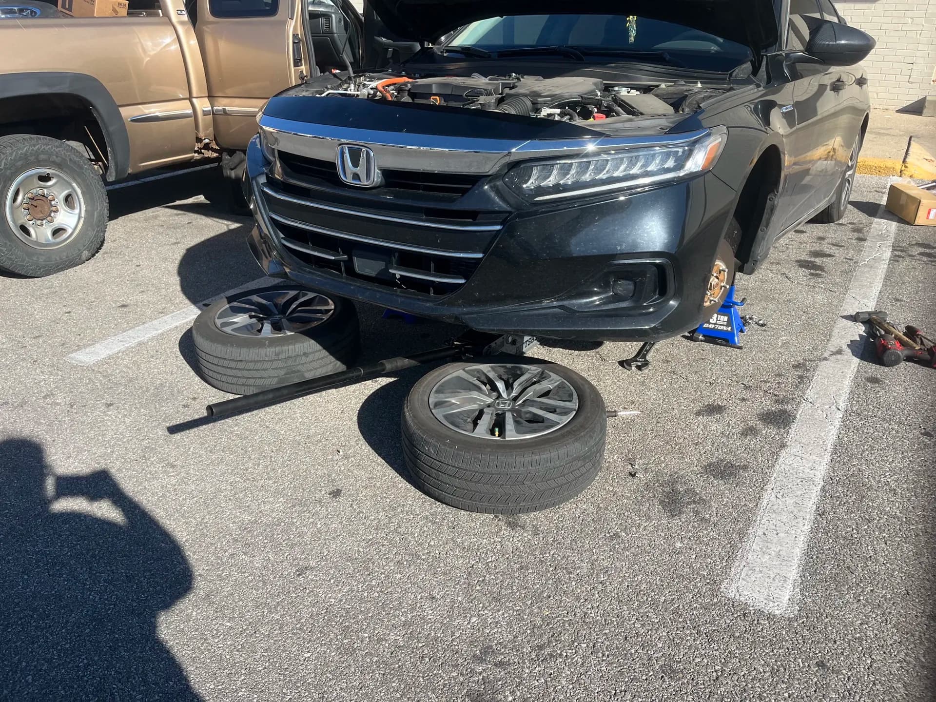 Mobile wheel service performed safely in a Columbus-area parking lot